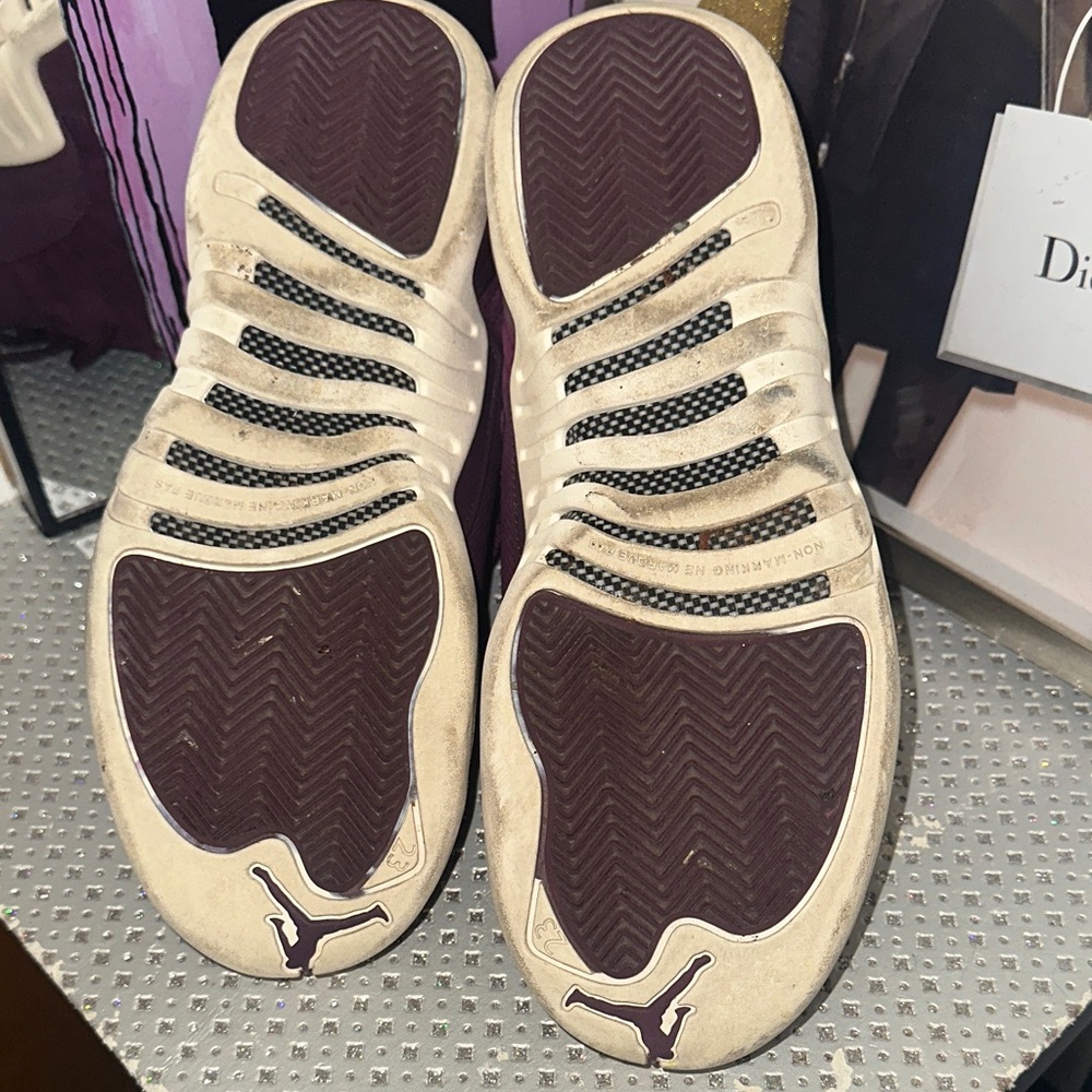 Air Jordan 12 Retro "Bordeaux" EUC - Picture 10 of 13